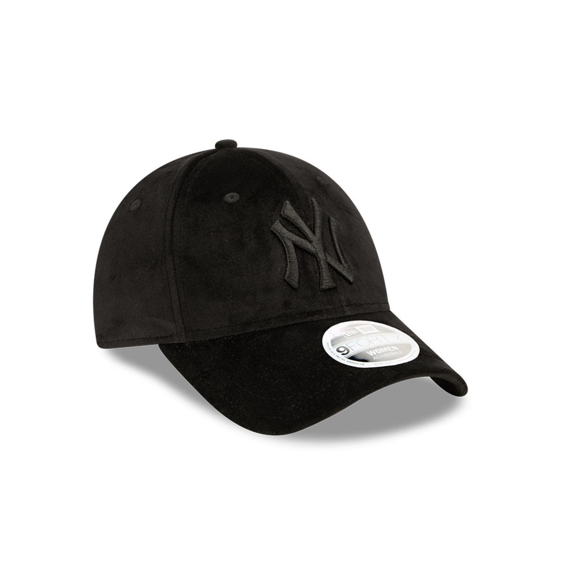 9forty velvet cap for women New York Yankees